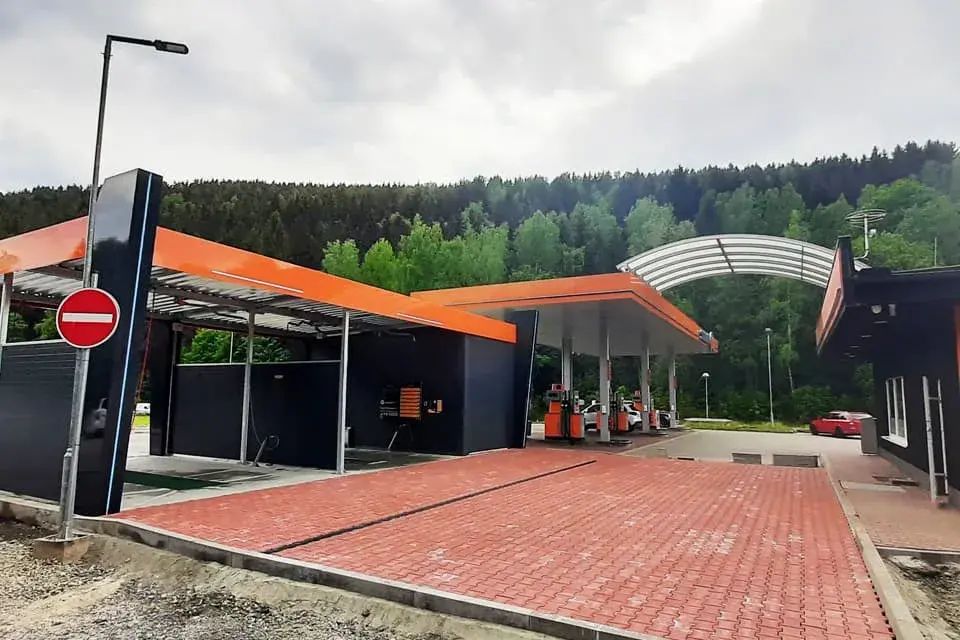 Investícia do umývačky áut: 4 dôvody pre zvýšenie ziskovosti vašej čerpacej stanice
